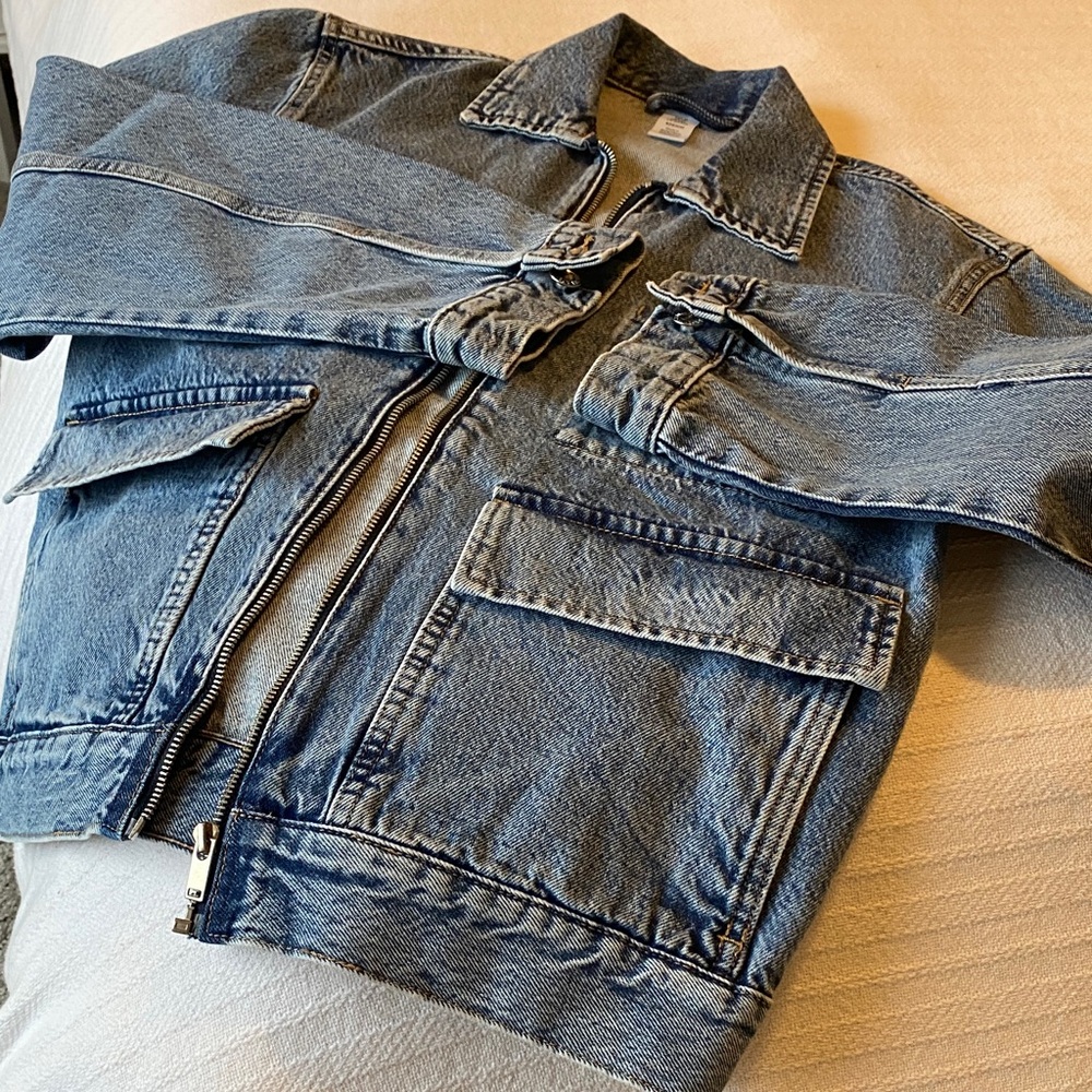 H&M Light Blue Denim Jean Jacket - Picture 2 of 3